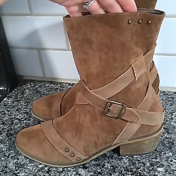Joyfolie Winona Leather Suede Buckle Strappy Ankle Boots. Size 7 - Picture 3 of 16